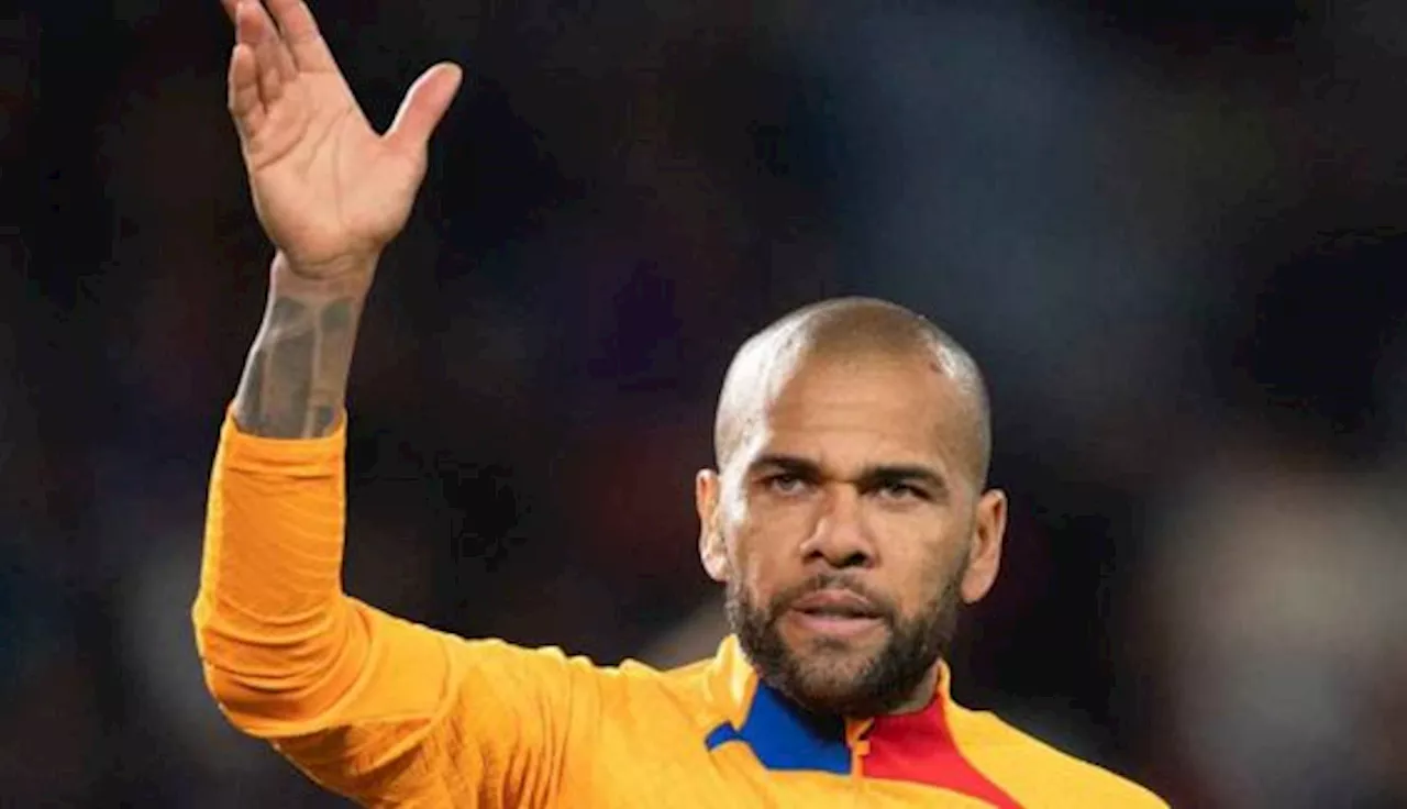 Dani Alves, condenado a 4 años y medio de cárcel por violar a una joven en Barcelona