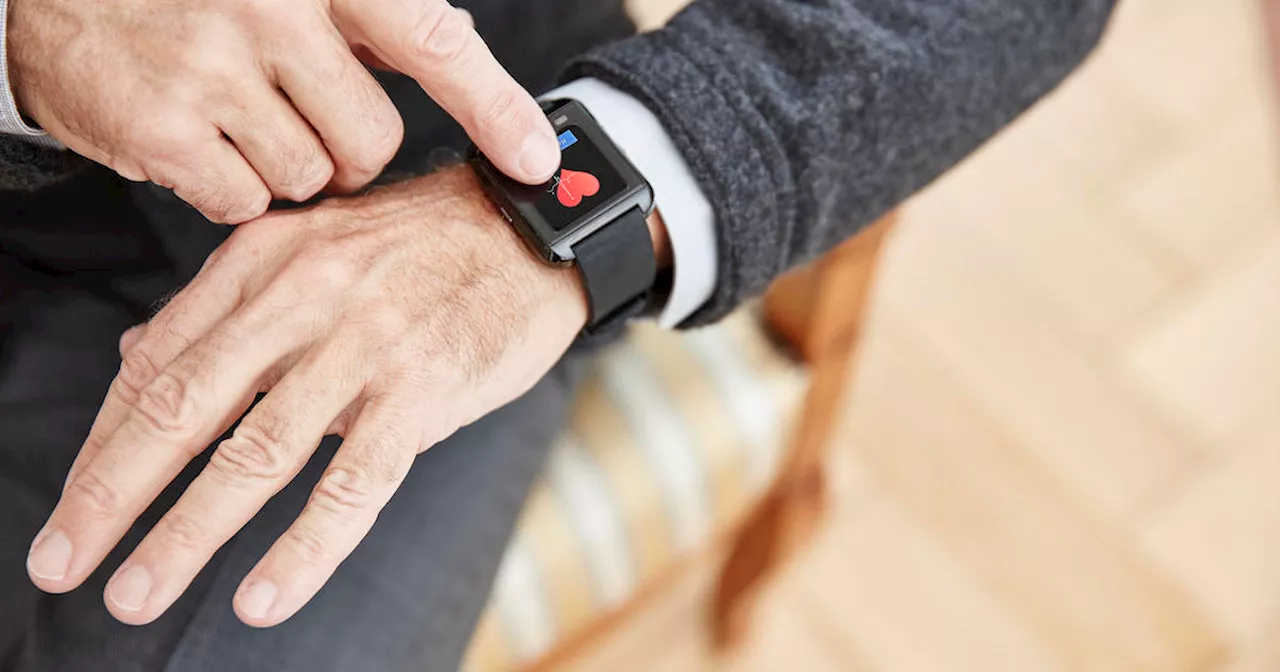 FDA warns against smartwatches, rings that claim to measure blood sugar without needles