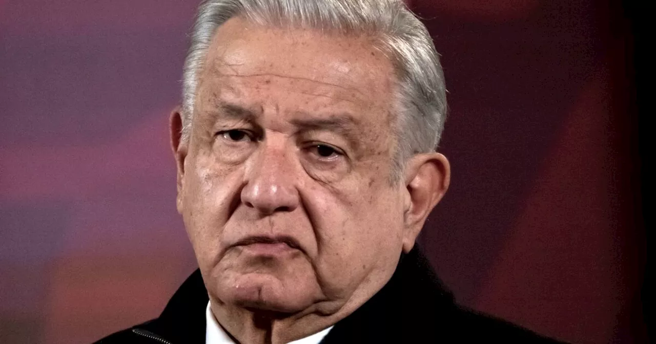 AMLO niega riesgo por difundir datos de periodista: 'Que cambie su teléfono'