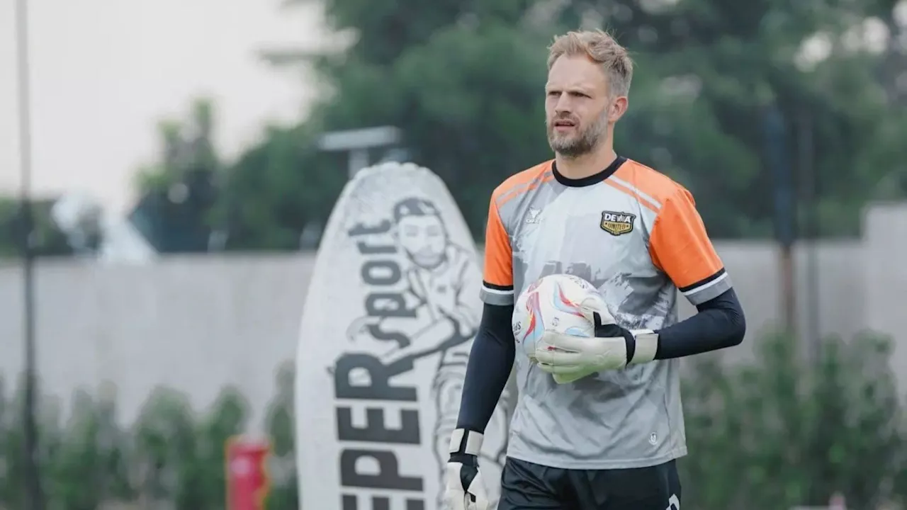 Kiper Dewa United Cetak Gol Profesional Pertama, Persebaya Surabaya Imbangi Persita Tangerang