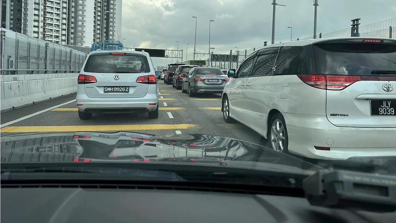 Singaporeans say, “Causeway traffic jam is so bad” because “SingDollar against Ringgit is so good”