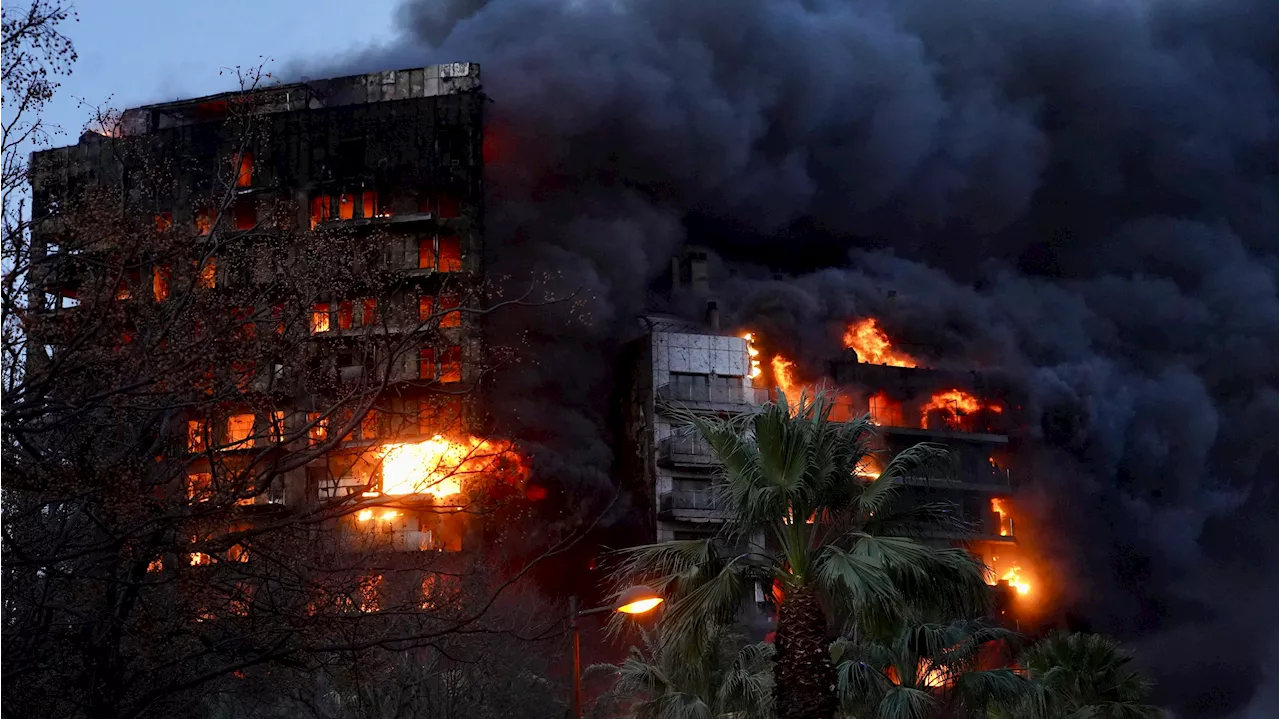 Levantado con el 'boom' inmobiliario y en el Nou Campanar: así era el edificio incendiado en Valencia