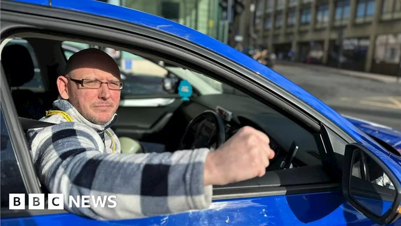 Taxi drivers protest pothole 'nightmare' in Glasgow