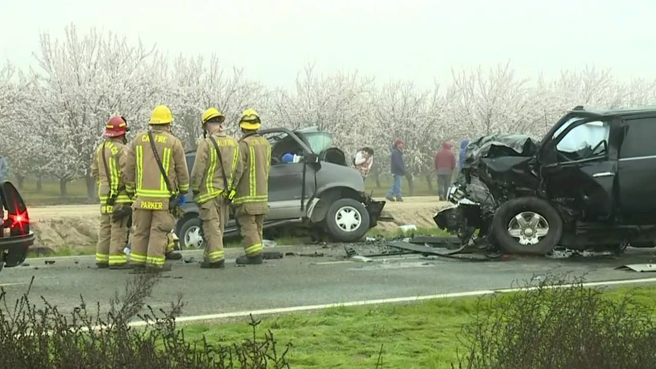 Eight people killed in head-on crash in Central California