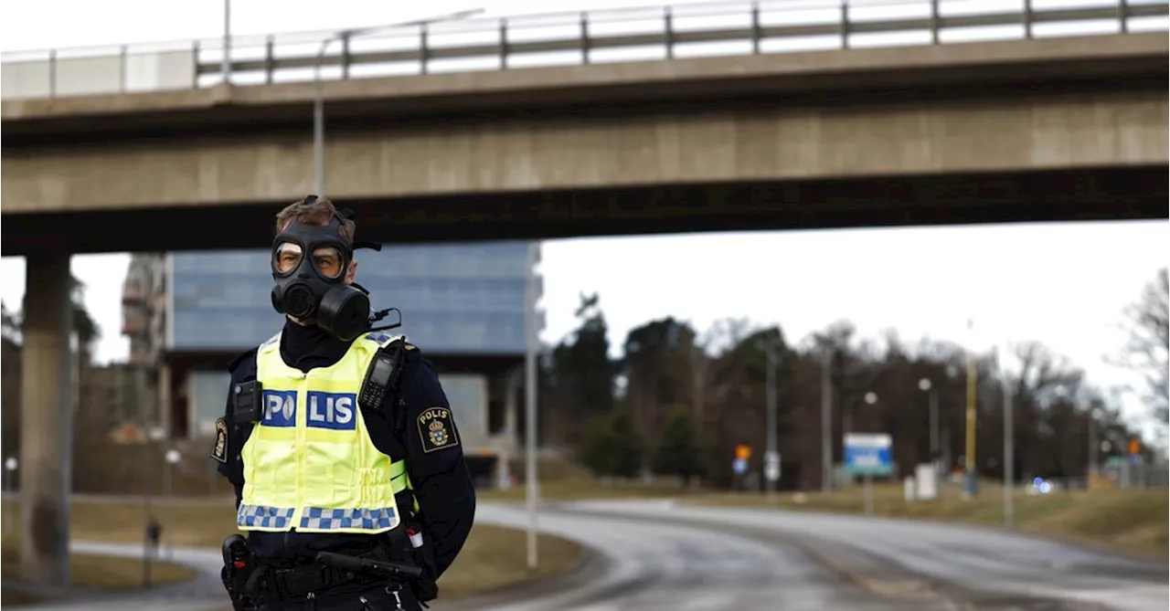 Två vårdades över natten efter misstänkta gaslarmet