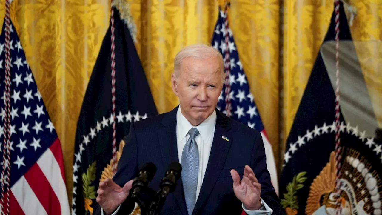 Biden Umumkan 500 Sanksi Baru Terhadap Rusia pada Peringatan Kedua Perang Ukraina