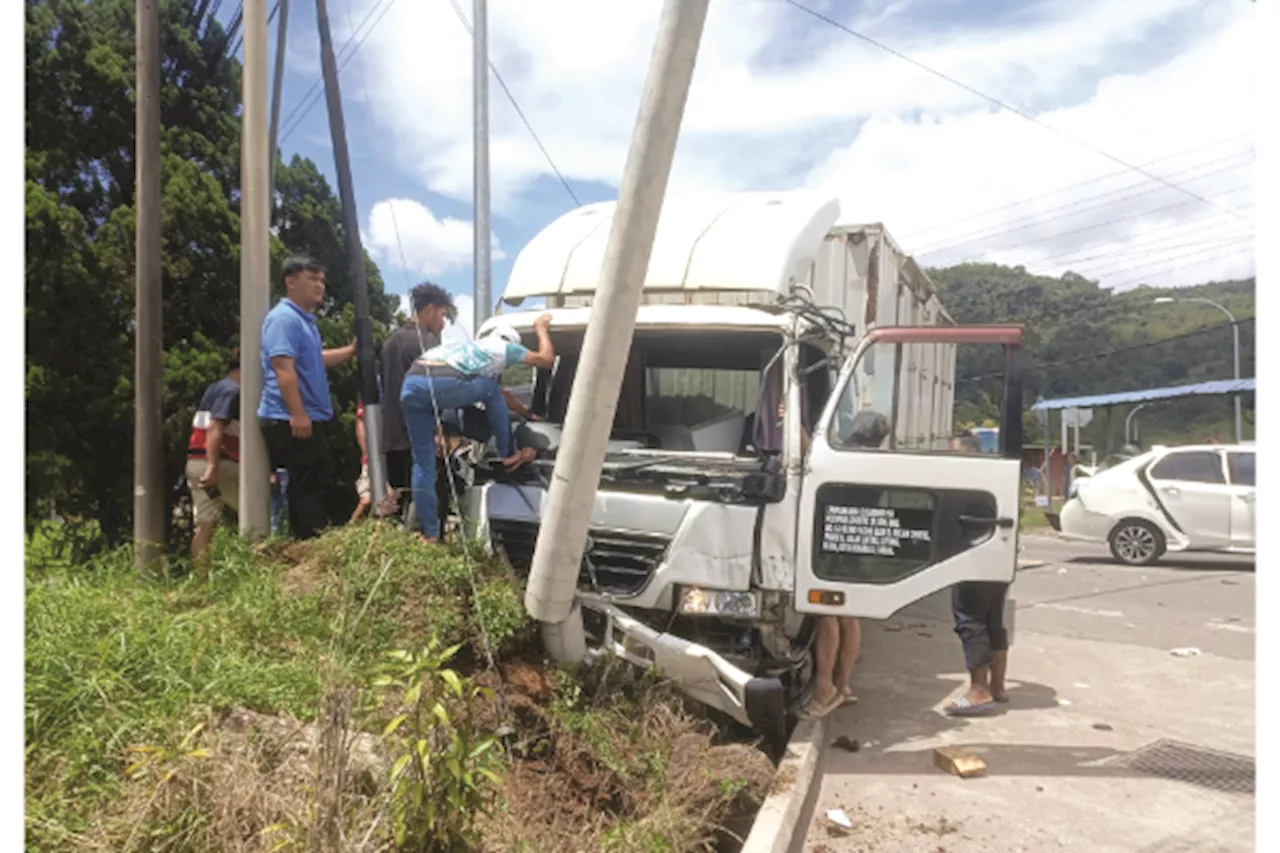 Scare for 16 as Ranau cargo truck rams four vehicles