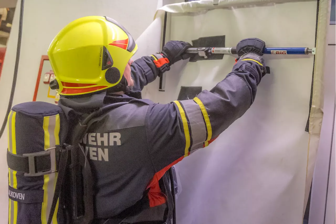 Tirol: Nachbar zerrt bei Küchenbrand in Innsbruck am Boden Liegende (51) aus der Wohnung