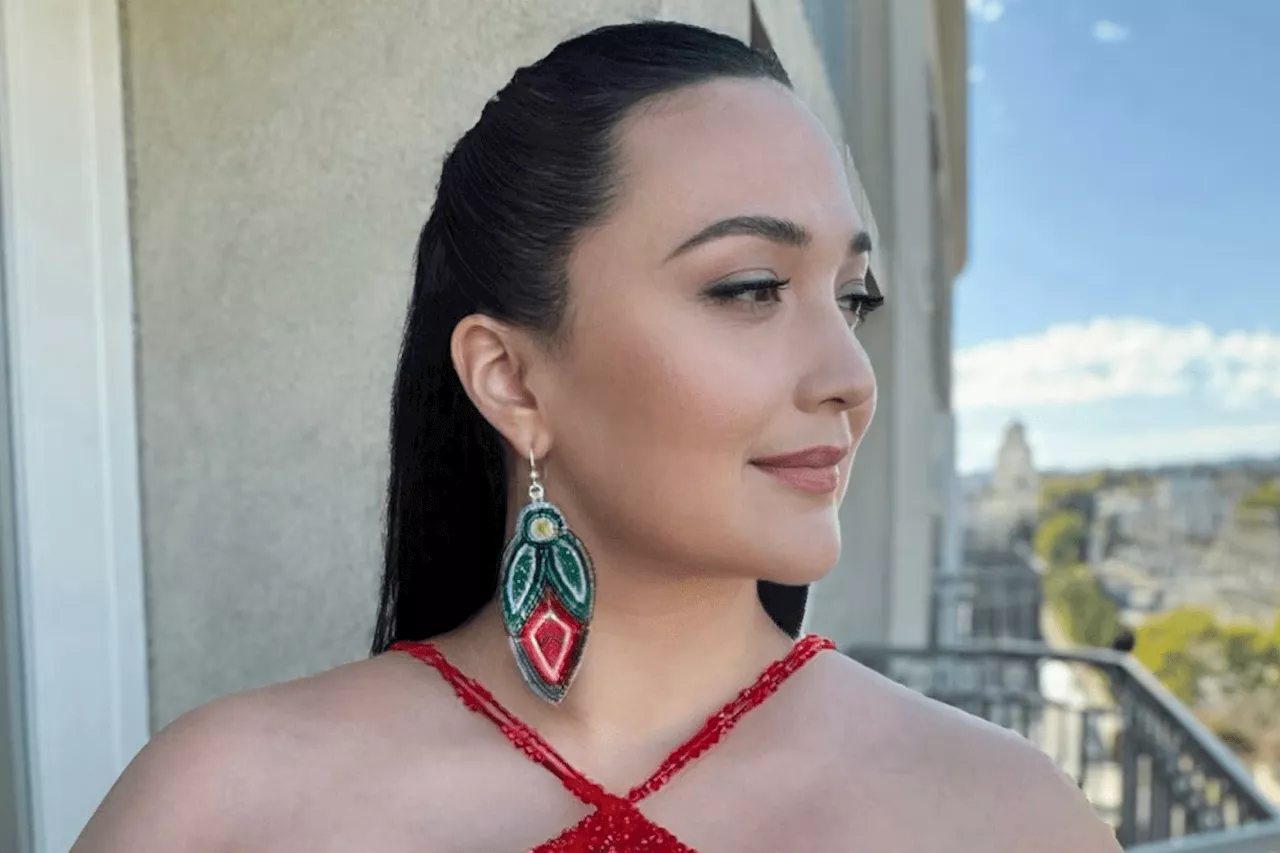 All the Details Behind Lily Gladstone's Glowing Beauty Look at the 2024 SAG Awards