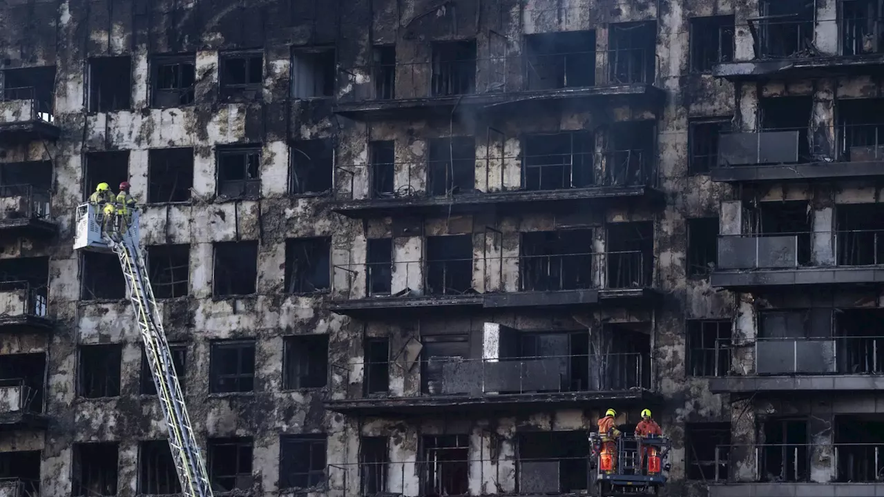 El barrio de Campanar en Valencia intenta recuperarse después del incendio