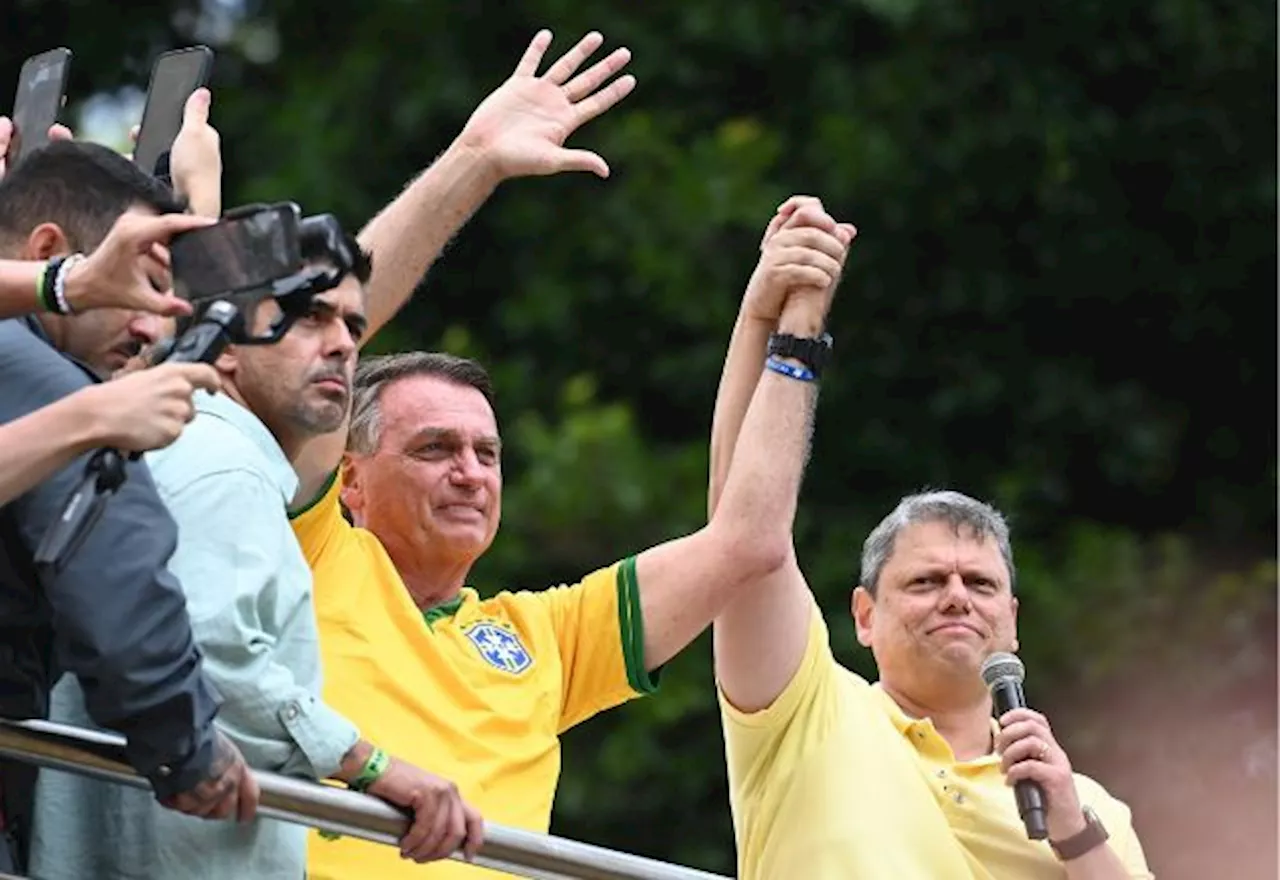 Tarcísio exalta governo Bolsonaro e diz que ex-presidente 'representa movimento'; Michelle ora