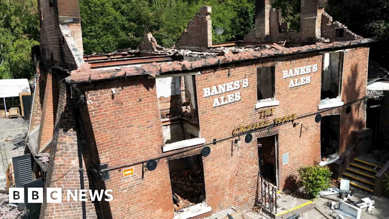 Crooked House: Owners of wonky pub ordered to rebuild