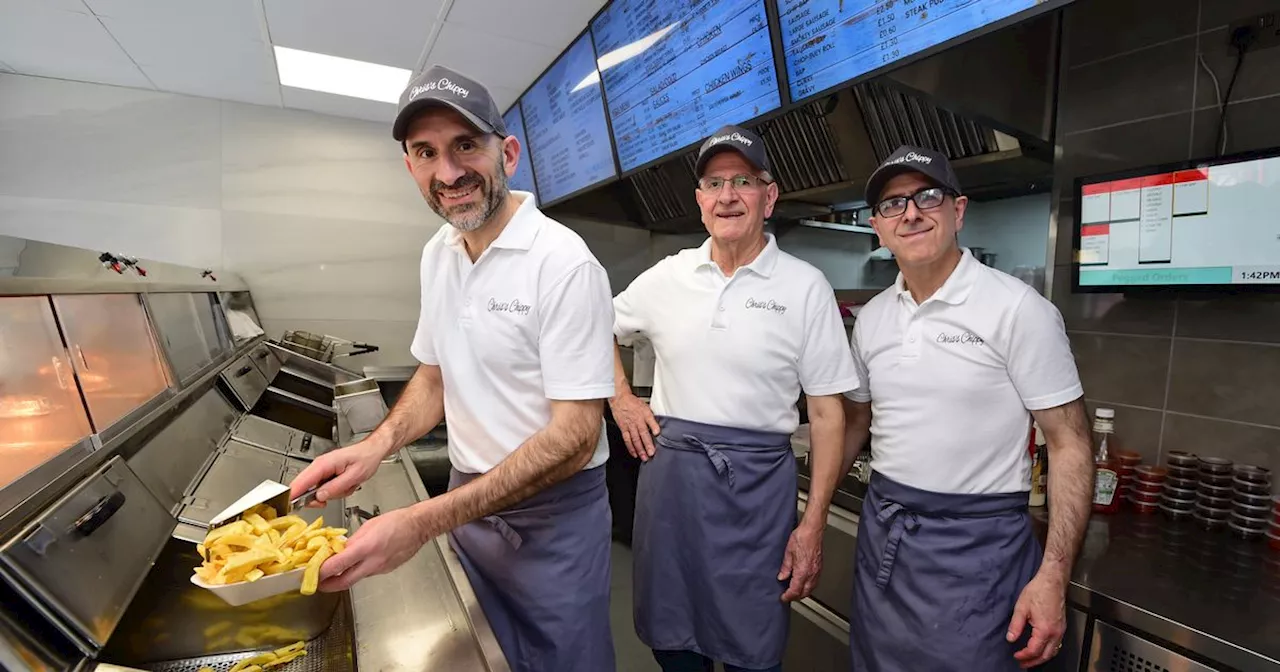 BBC Hairy Bikers try 'Scouse delicacy' at Chris's Chippy