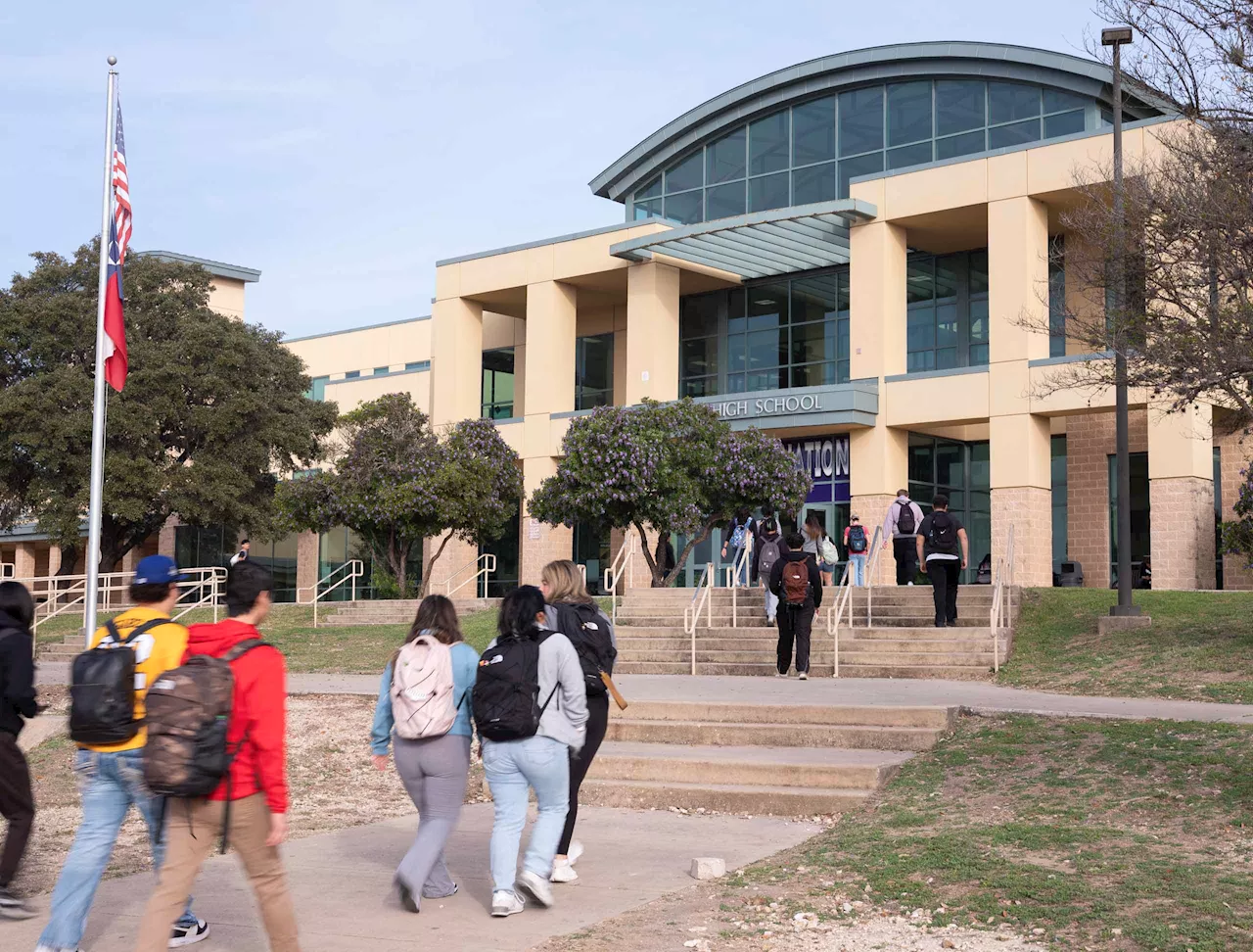 San Antonio colleges, universities scramble to minimize FAFSA glitch’s impact