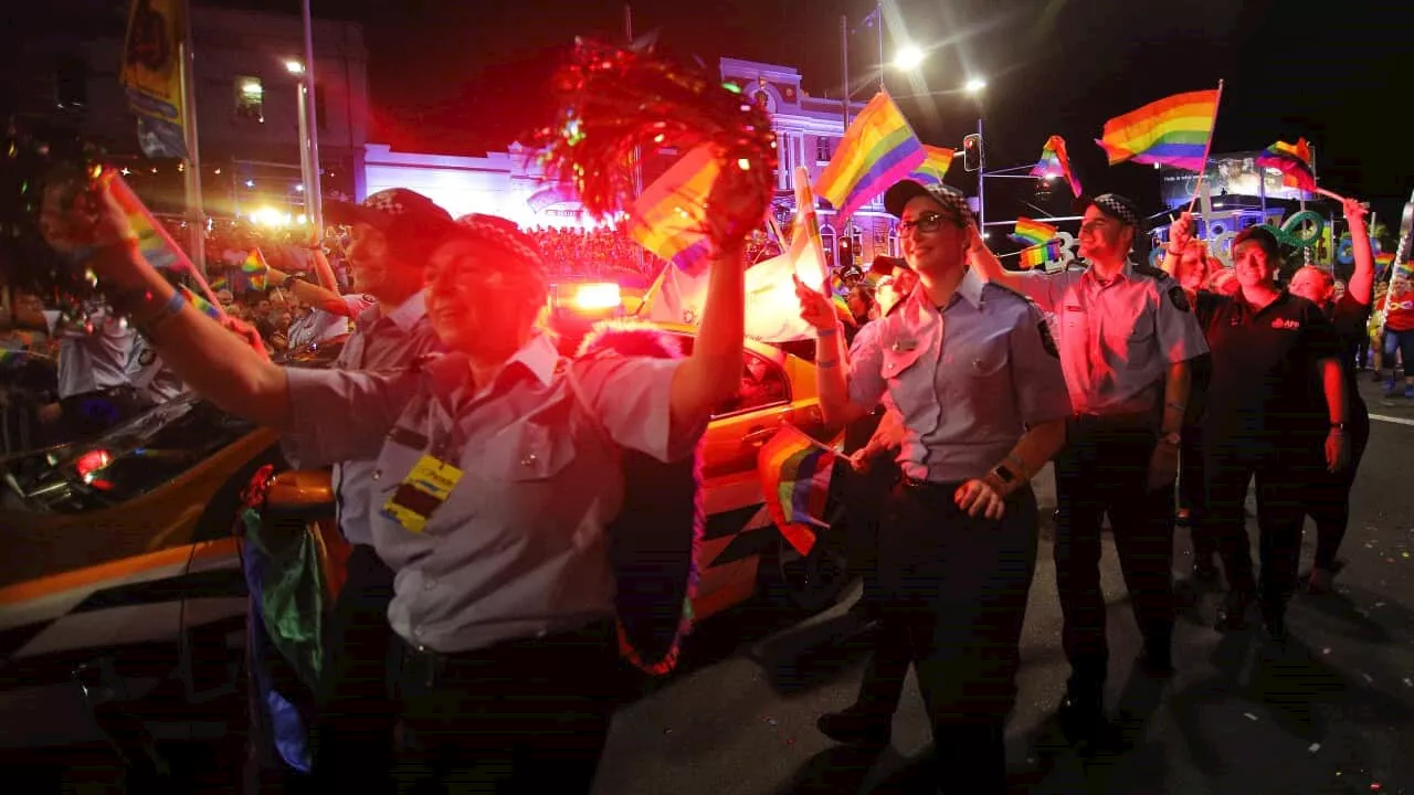 NSW Police hopeful of Mardi Gras breakthrough as activists warn against 'betrayal'