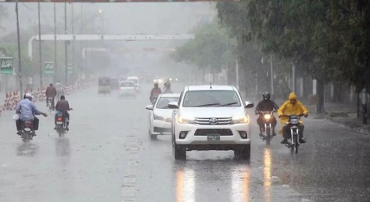 Karachi Havaalanı için Fırtına Uyarısı