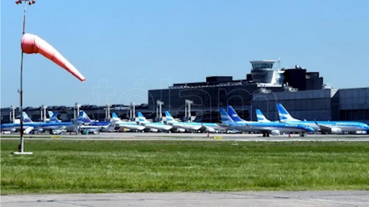 Paro del personal aeronáutico: 35.000 pasajeros afectados y cientos de vuelos cancelados