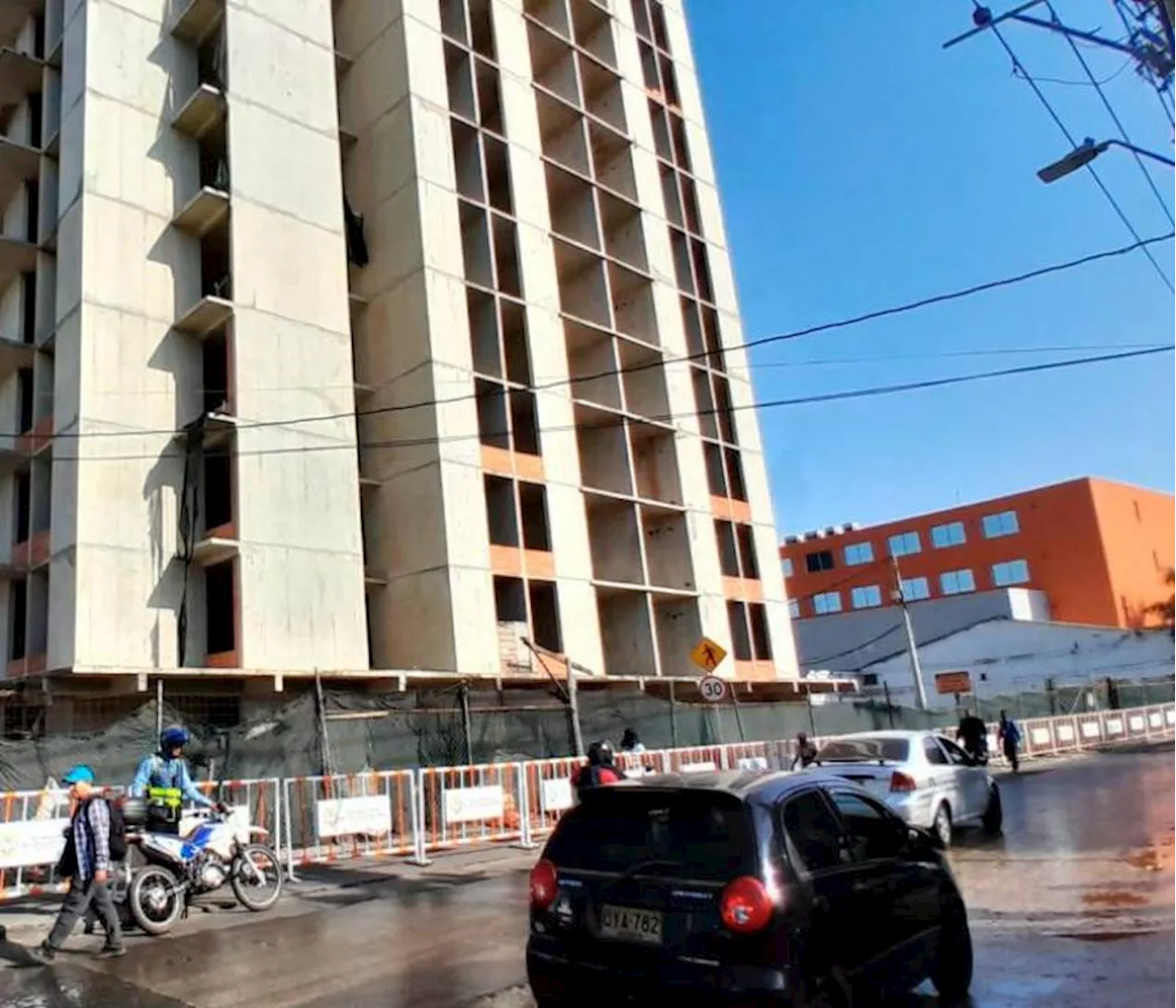 Comienza la demolición del edificio Aquarela en Cartagena