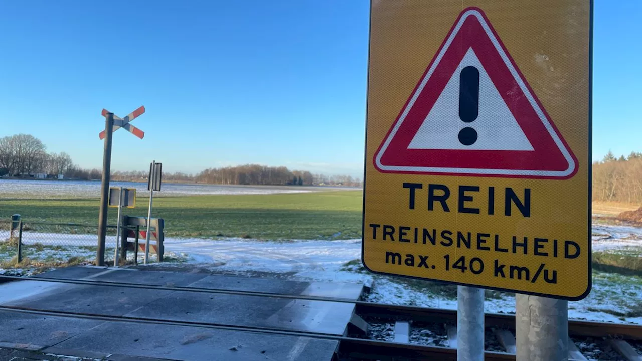 Gevaarlijke, onbewaakte overweg bij Nieuw-Amsterdam nog altijd in gebruik