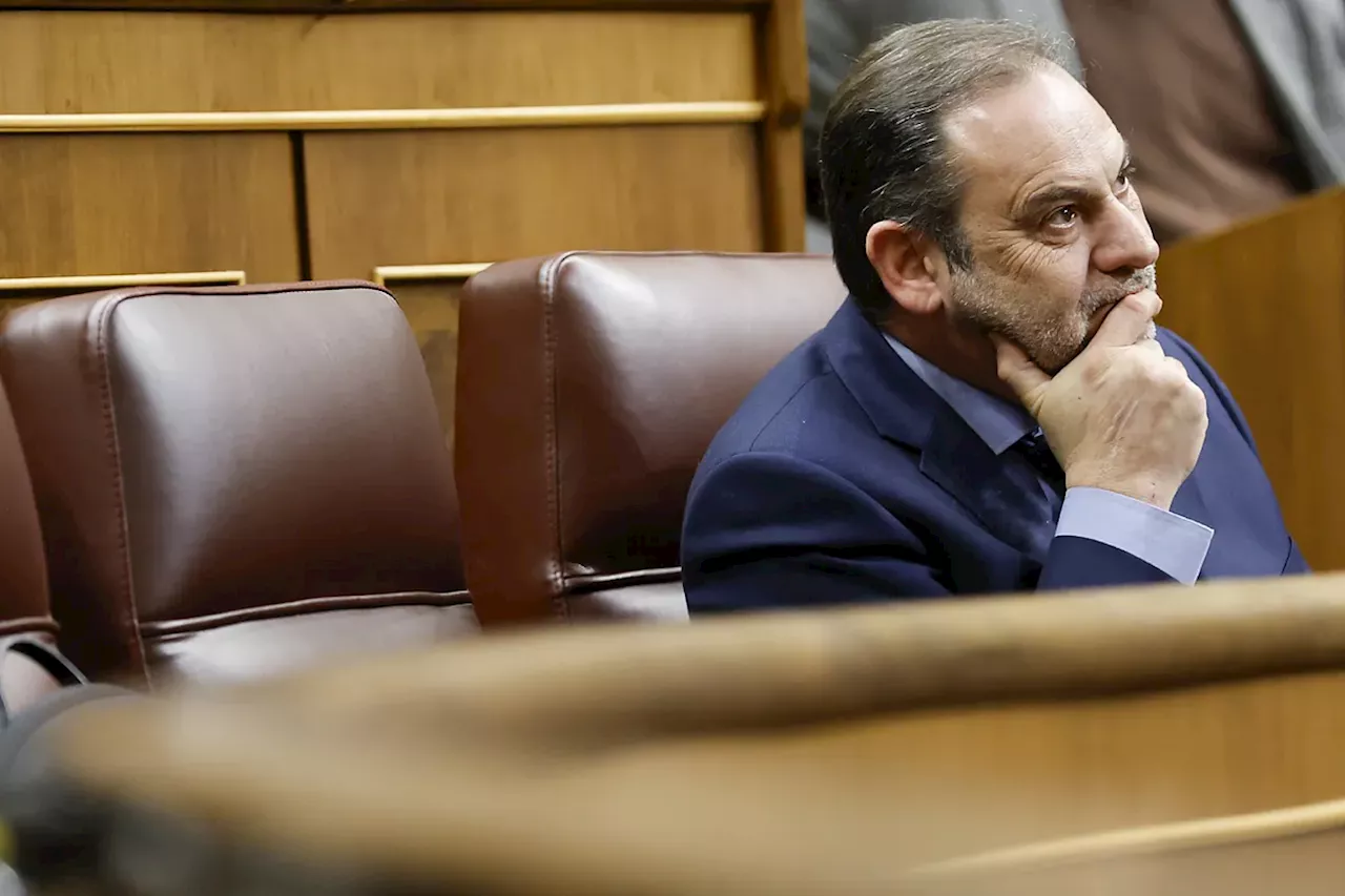 Ábalos se planta ante Sánchez, no renuncia al acta y pasa al Grupo Mixto: 'Estoy completamente solo pero defenderé mi honor'