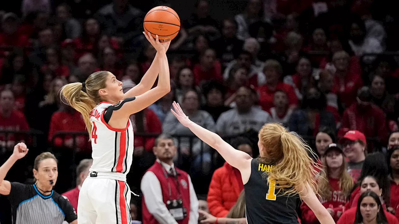 Ohio State knocks off Michigan 67-51 for sole possession of Big Ten title