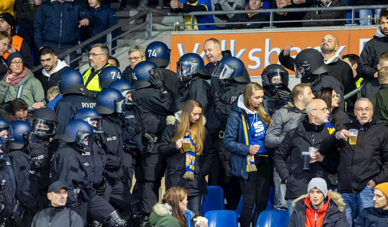 „Sie hat geschrien“: Tochter (8) geschockt – Vater schildert Polizei-Vorfall in Arena