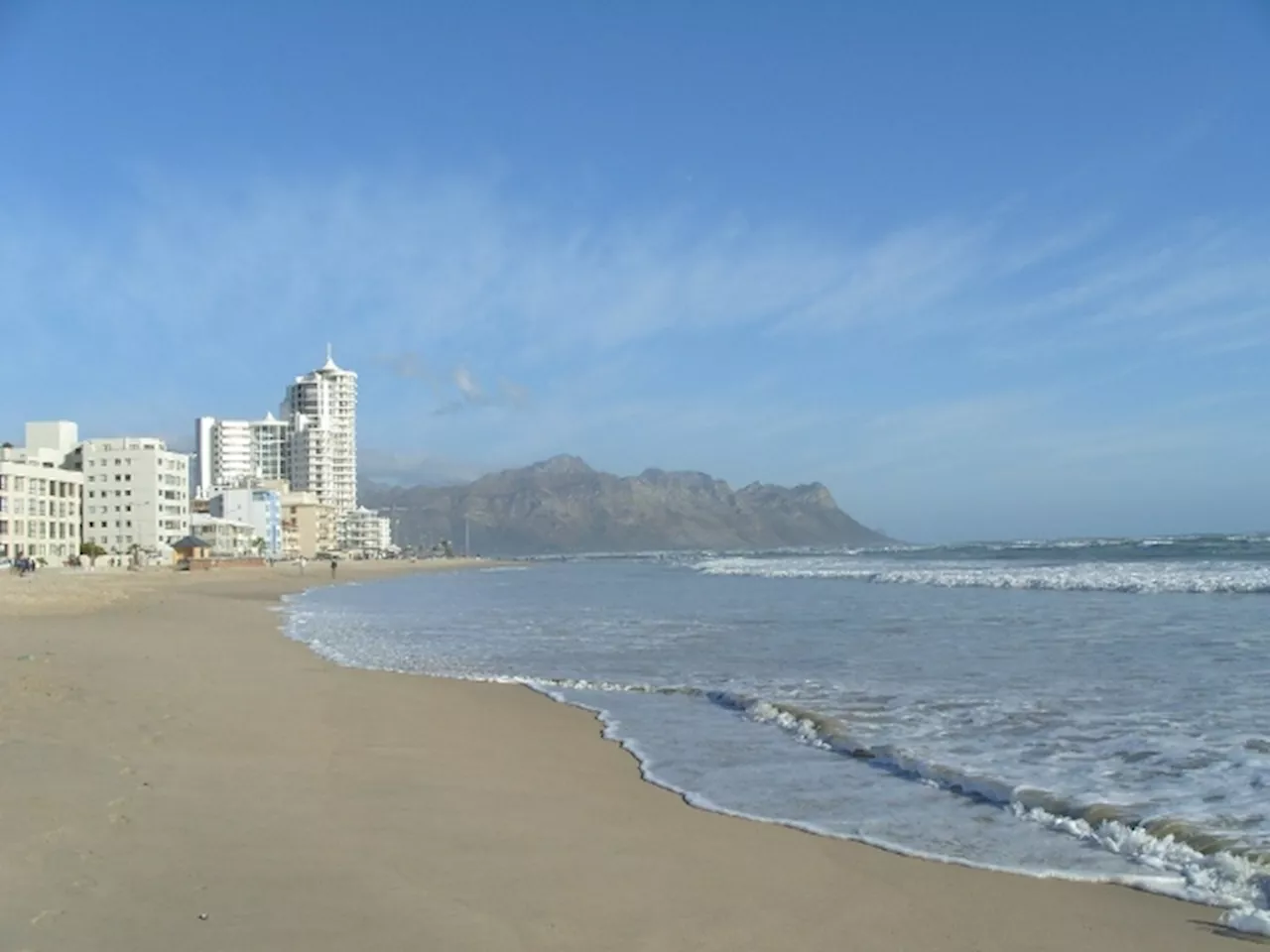 Lingering Infections Linked to High Bacteria Counts at Strand Beach