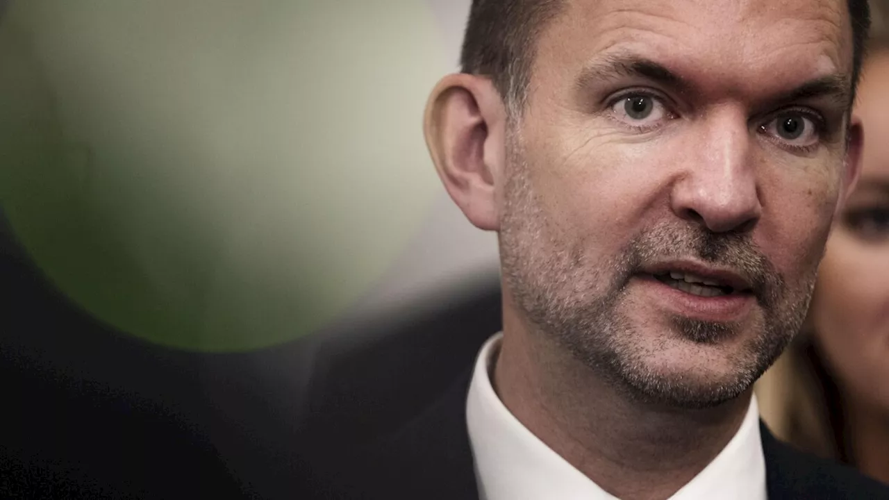Unge anbefaler totalforbud mod spilreklamer, men skatteminister tøver