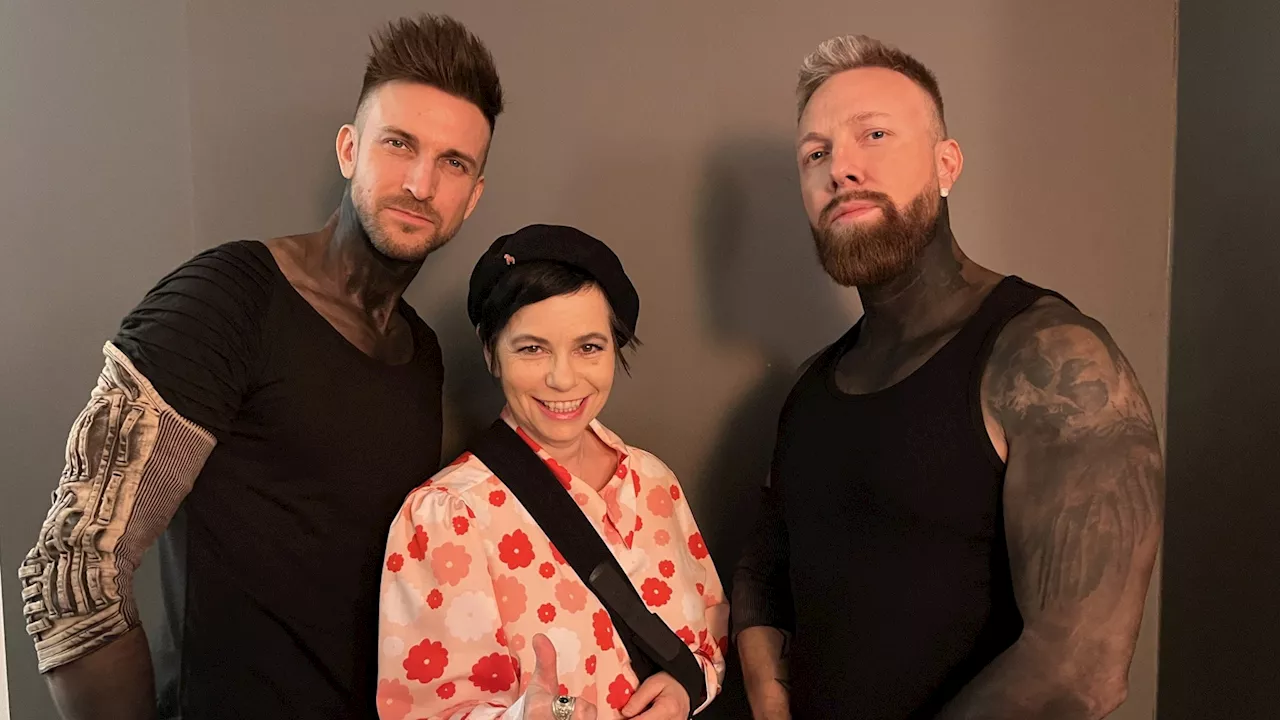 Rockgruppen Smash Into Pieces sjunger om hjältar i nya mellolåten
