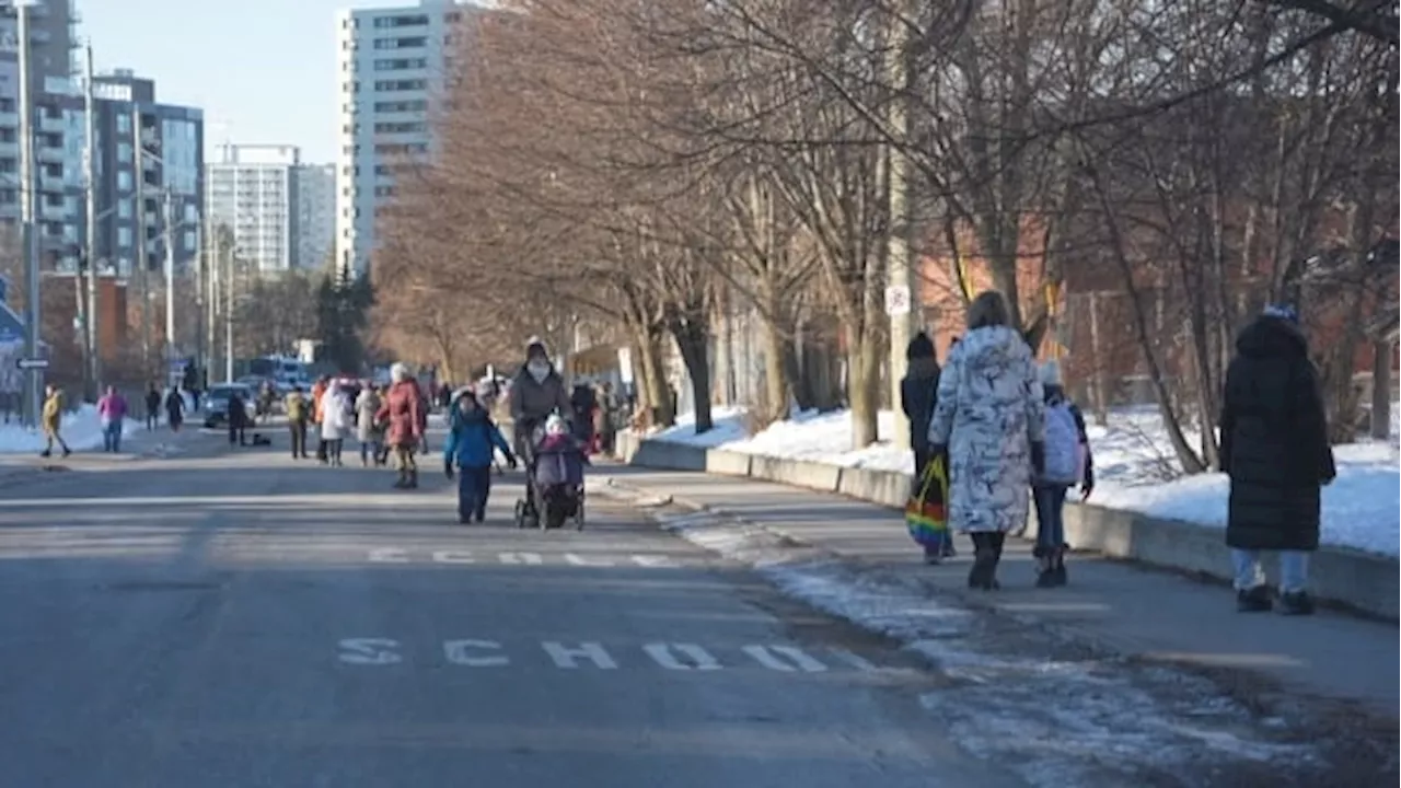 Street in front of Vanier school closes to traffic as pilot project begins