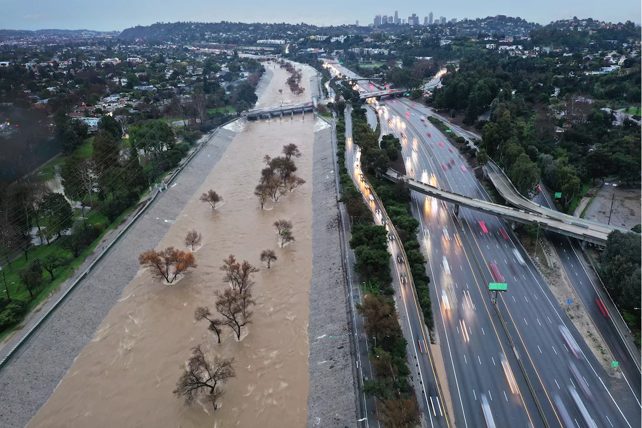 Winter Storm Warning for Eight States As Atmospheric River Moves East