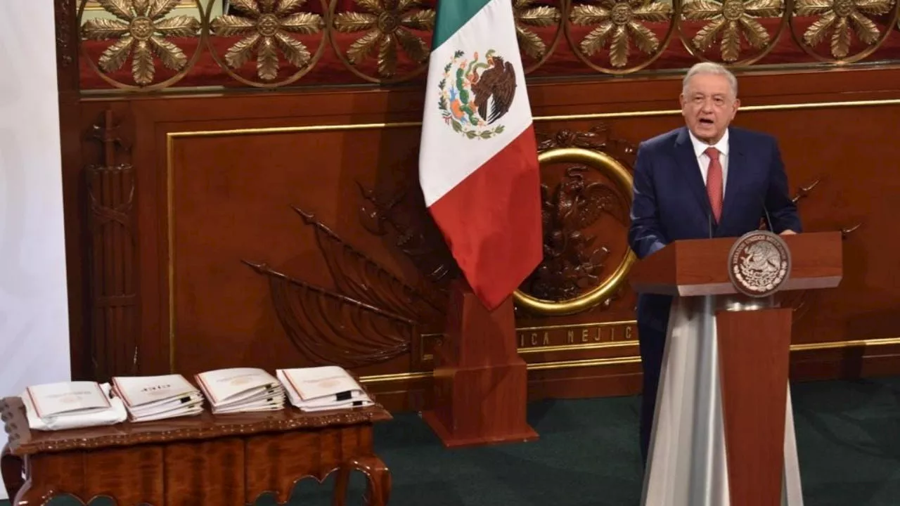 Estas son las 20 reformas constitucionales que AMLO presentó al Congreso