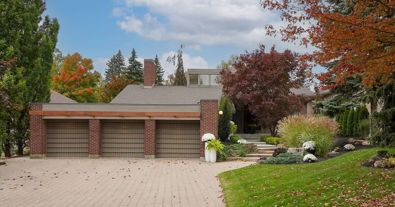 Classic Mid-Century Modern Design in 181 Gidleigh Park Cres