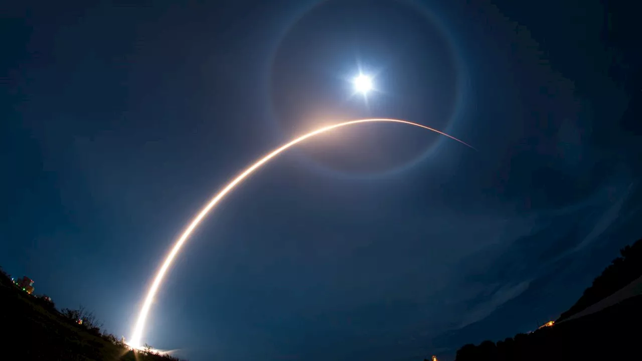 SpaceX launching 22 Starlink satellites to orbit from California tonight (Feb. 7)