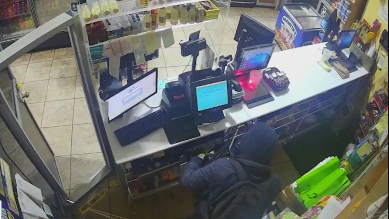 Brazen Bronx bodega thieves steal $100K in cash