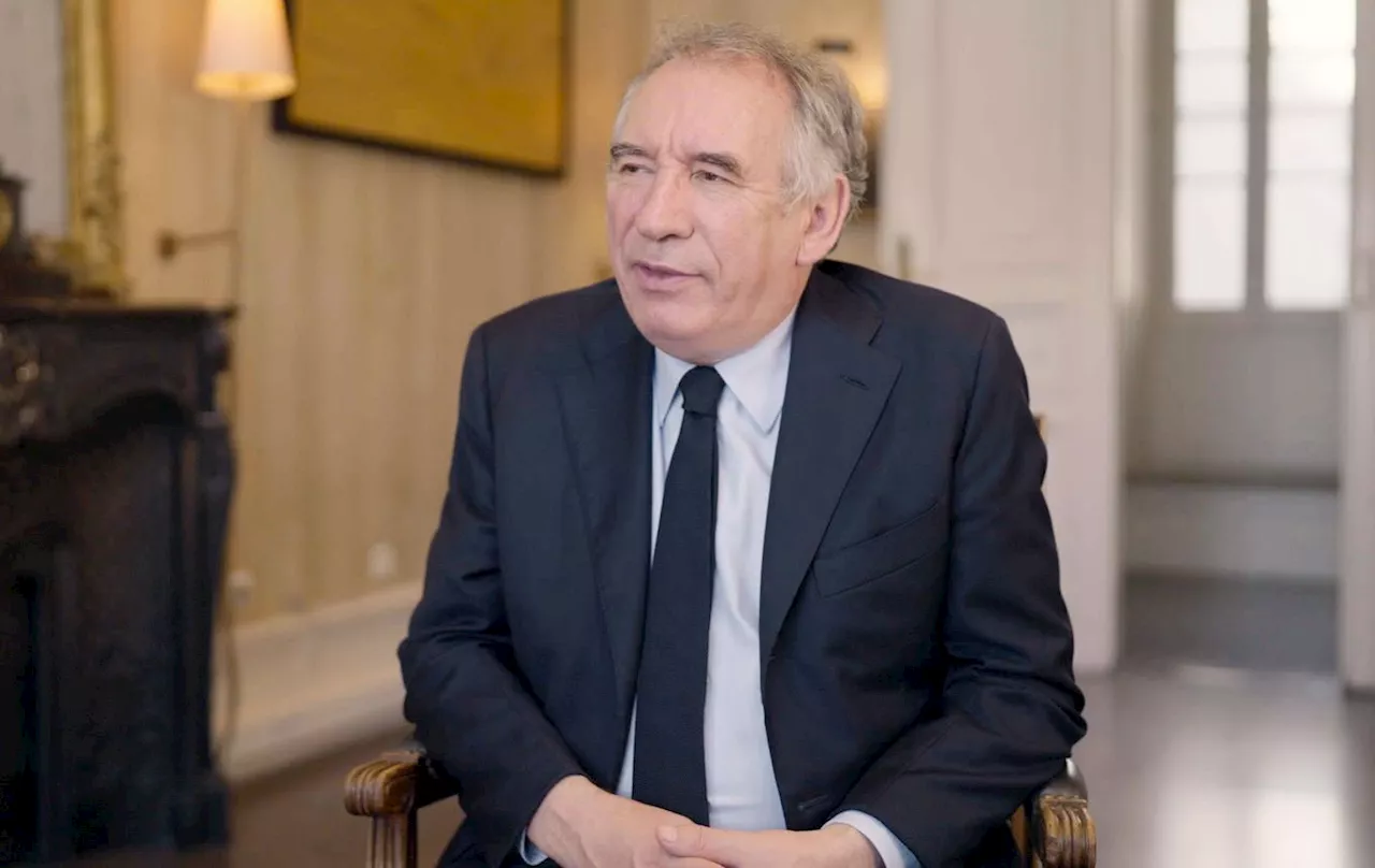 Les indiscrétions de 'Marianne' : quand Bayrou trouve Macron 'un peu trop youp’ la joie'