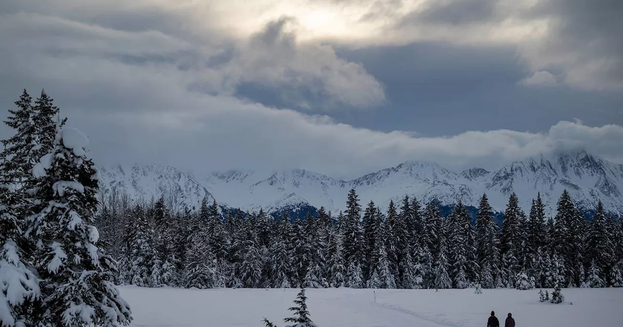 Warmer weather brings chance of rain-snow mix to Anchorage starting Friday night