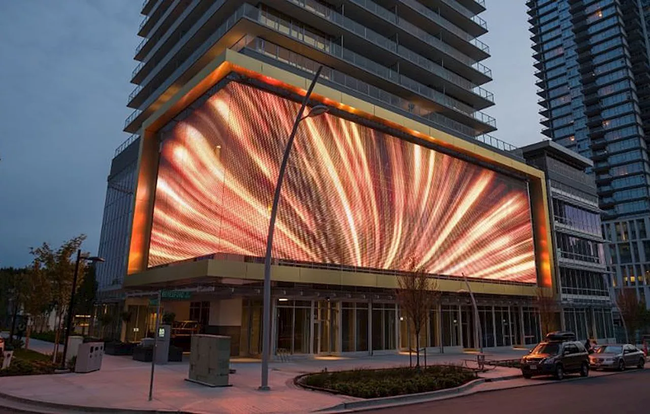 Burnaby strata claims two owners behind giant Metrotown LED screen going dark