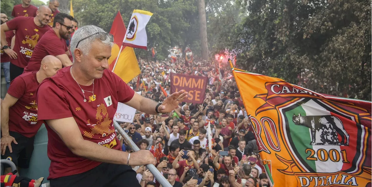 Mourinho: 'Il trofeo più importante è la Conference conquistata con la Roma'