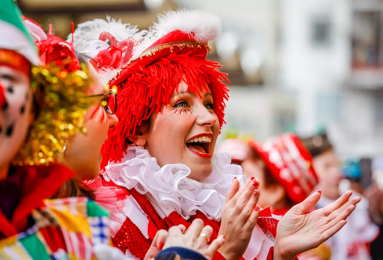 Weiberfastnacht 2024 in Köln: Alle Infos!