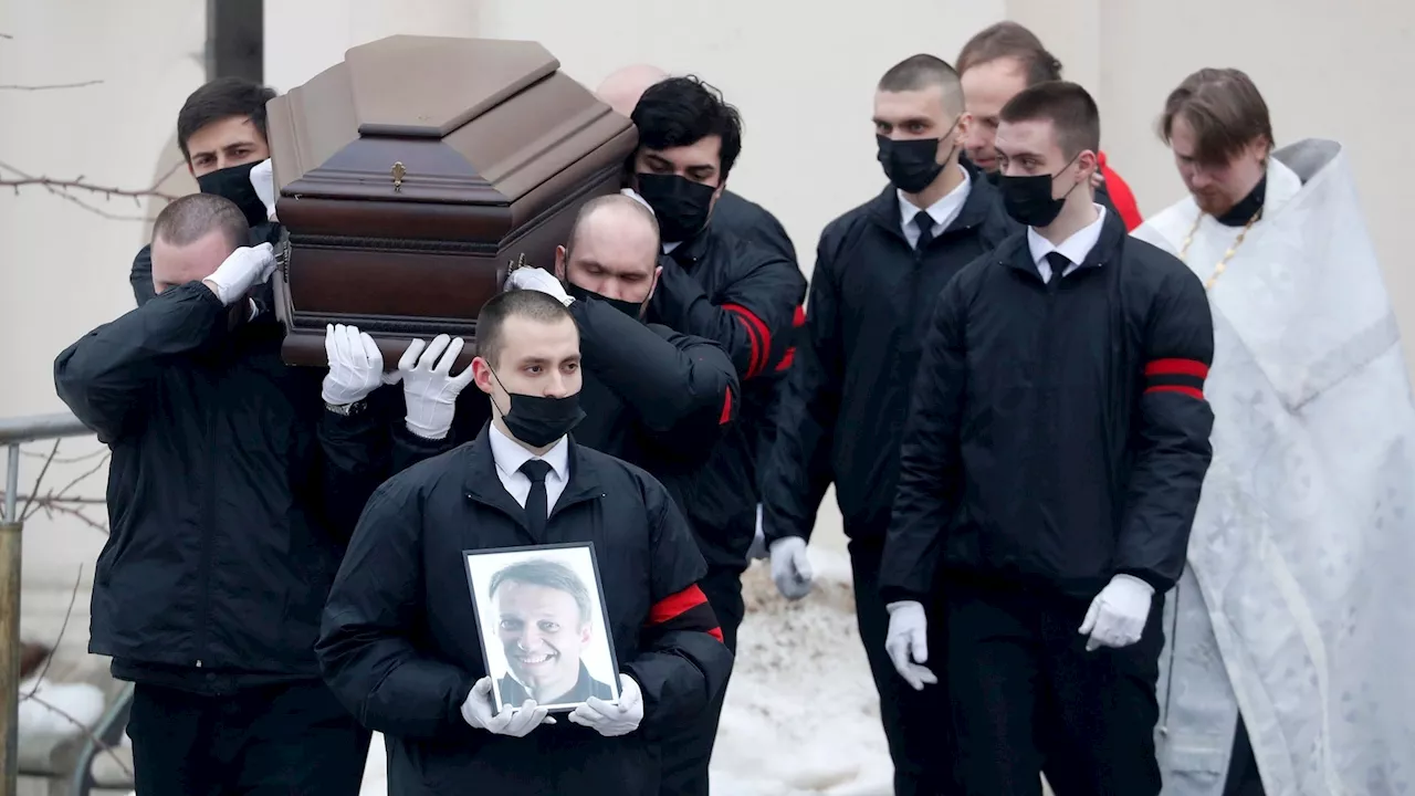 Alexei Navalny's funeral goes ahead despite pressure