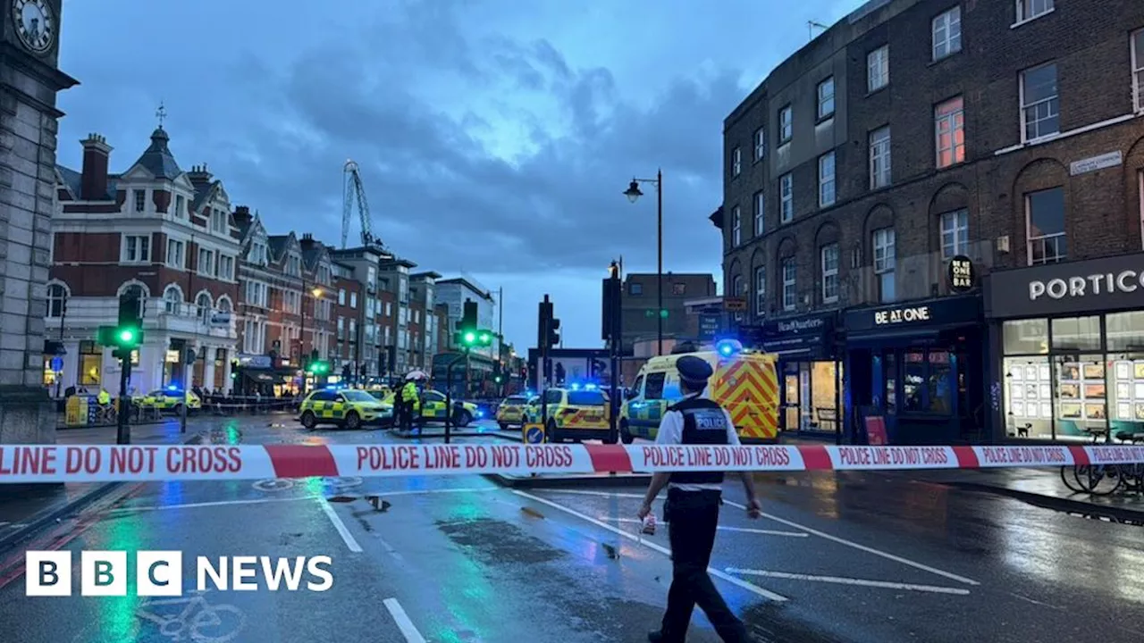 Clapham shooting: Three hurt during moped police pursuit