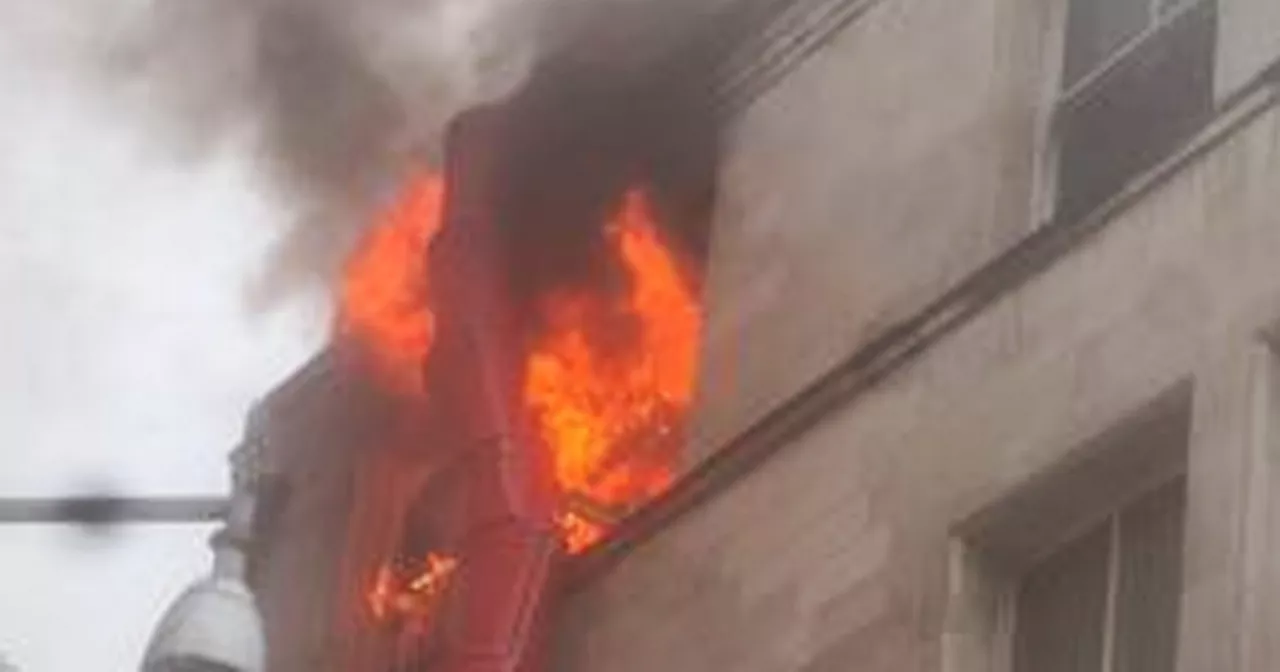 LIVE: Piccadilly Gardens fire as blaze breaks out above Burger King