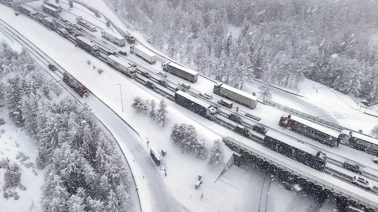 El temporal de nieve y lluvia remite en la península mientras siguen buscando a tres desaparecidos