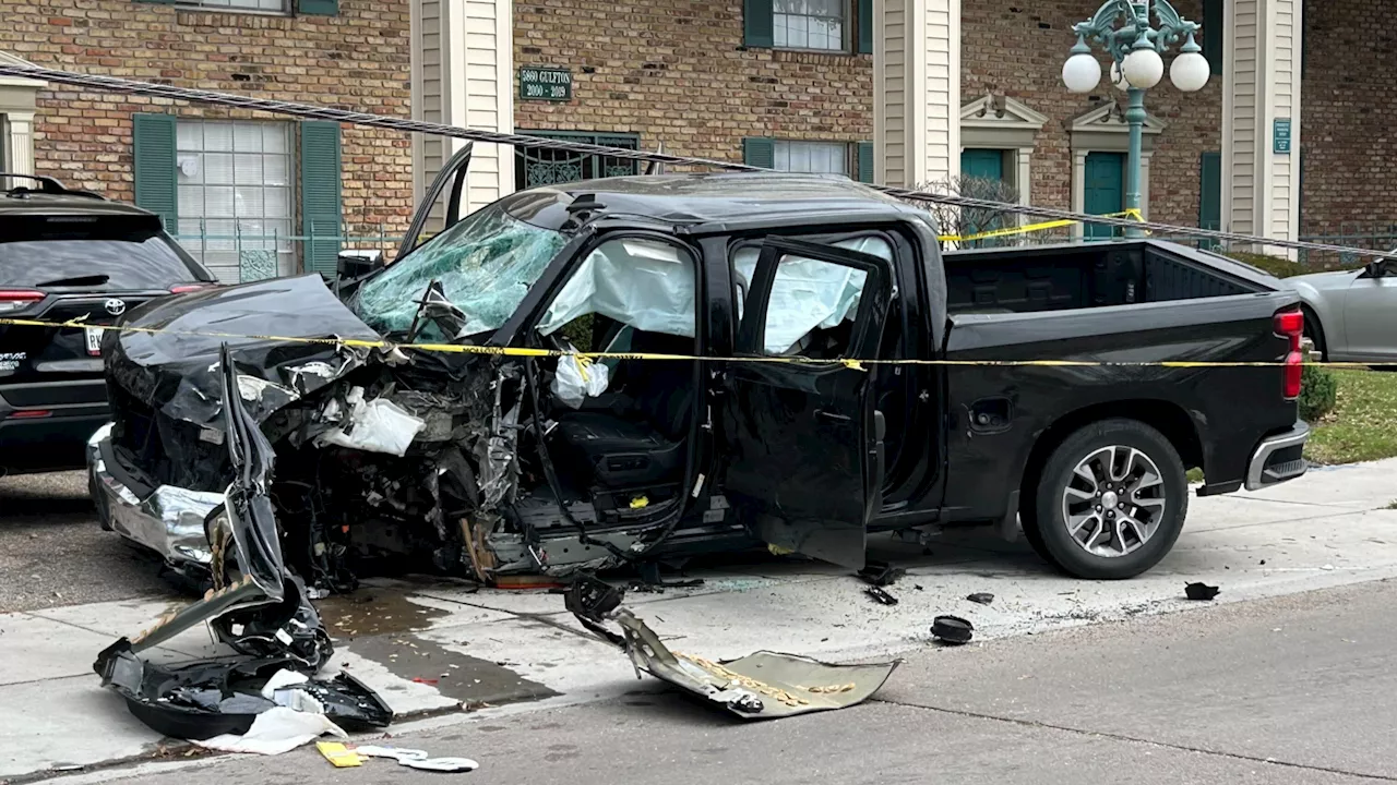 SW Houston power outage after alleged car theft suspect crashes into utility pole during chase, HPD