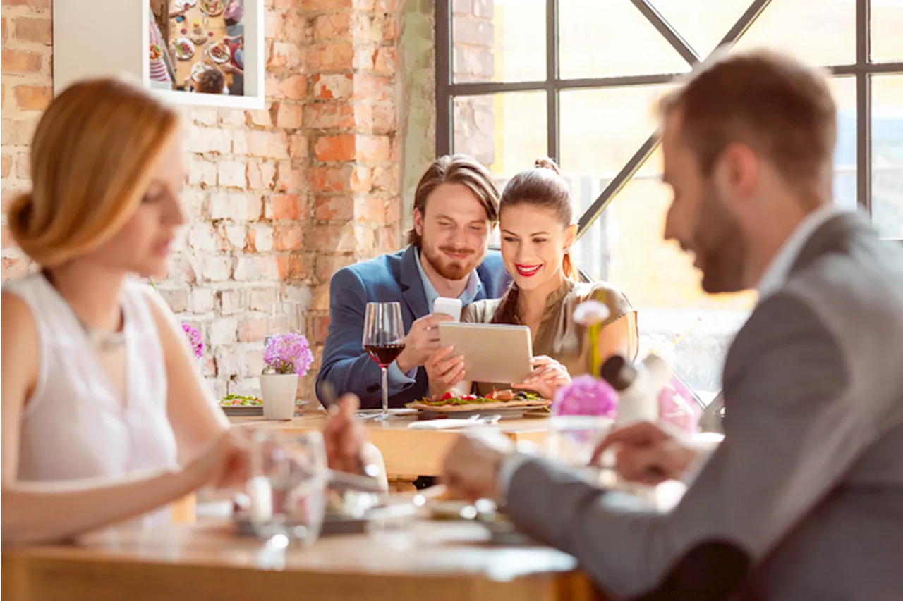 Al ristorante con le regole, dalle prenotazioni ai cani ecco su cosa si discute