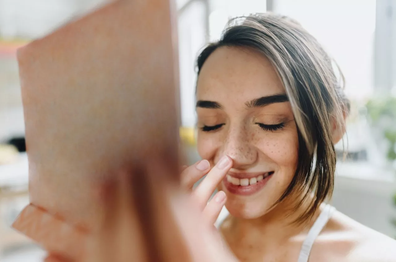 7 Top-Rated Freckle Pens That’ll Give You a Natural Sun-Kissed Appearance