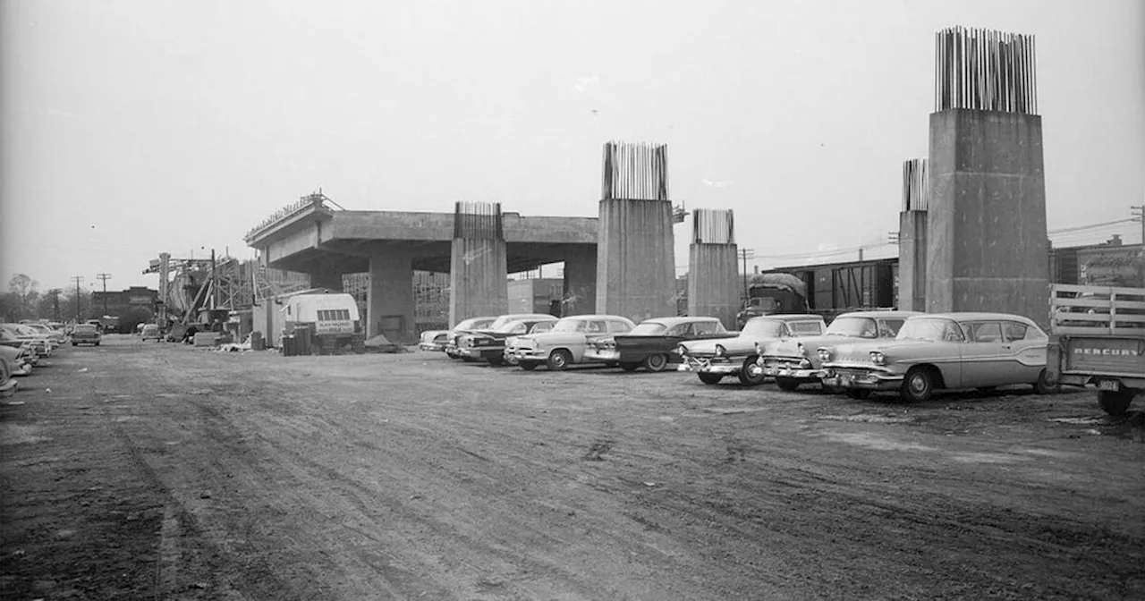 This is what the Gardiner Expressway looked like being built