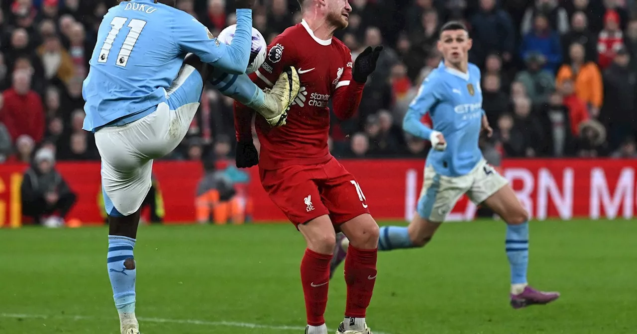 Video: el penal que no le dieron a Mac Allister y la gran polémica del Liverpool