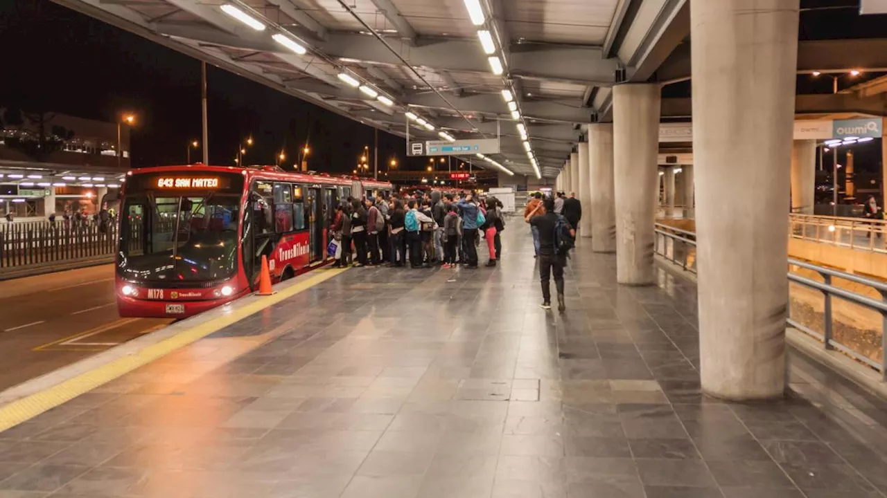 Joven muere apuñalado en estación de TransMilenio en Bogotá